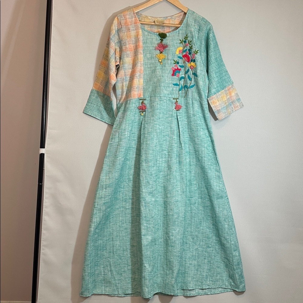 I2Q Womens Size XL Embroidered Ethnic Dress Frock Teal Floral Accents unique - Picture 3 of 11